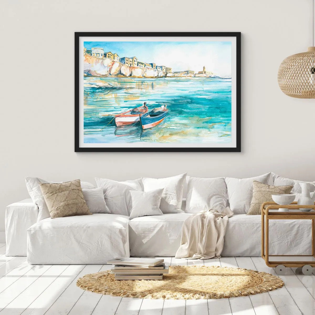 Póster en marco negro - Un pintoresco paisaje costero con barcos en el agua. - 70x50cm - Paisaje en azul - Decoración de pared moderna para salón y dormitorio ARTTOR