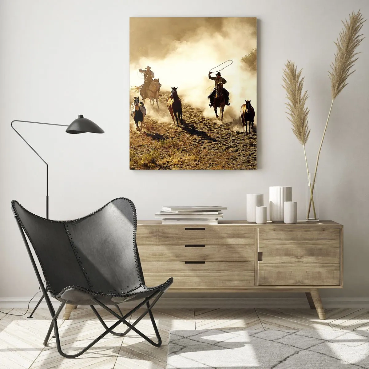 Cuadro sobre vidrio - Impresiones sobre Vidrio - Vaqueros a caballo en el polvo en un rodeo - 50x70cm - El salvaje oeste - Decoración de pared moderna para salón y dormitorio ARTTOR