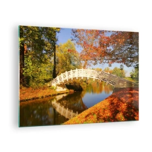Cuadro sobre vidrio - Impresiones sobre Vidrio - Un puente de madera sobre un río rodeado de colores otoñales. - 70x50cm - En un puente blanco de suspiros - Decoración de pared moderna para salón y dormitorio ARTTOR