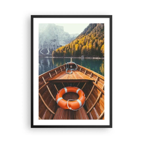 Póster en marco negro - Un barco de madera en un lago rodeado de montañas. - 50x70cm - Viaje a la montaña - Decoración de pared moderna para salón y dormitorio ARTTOR