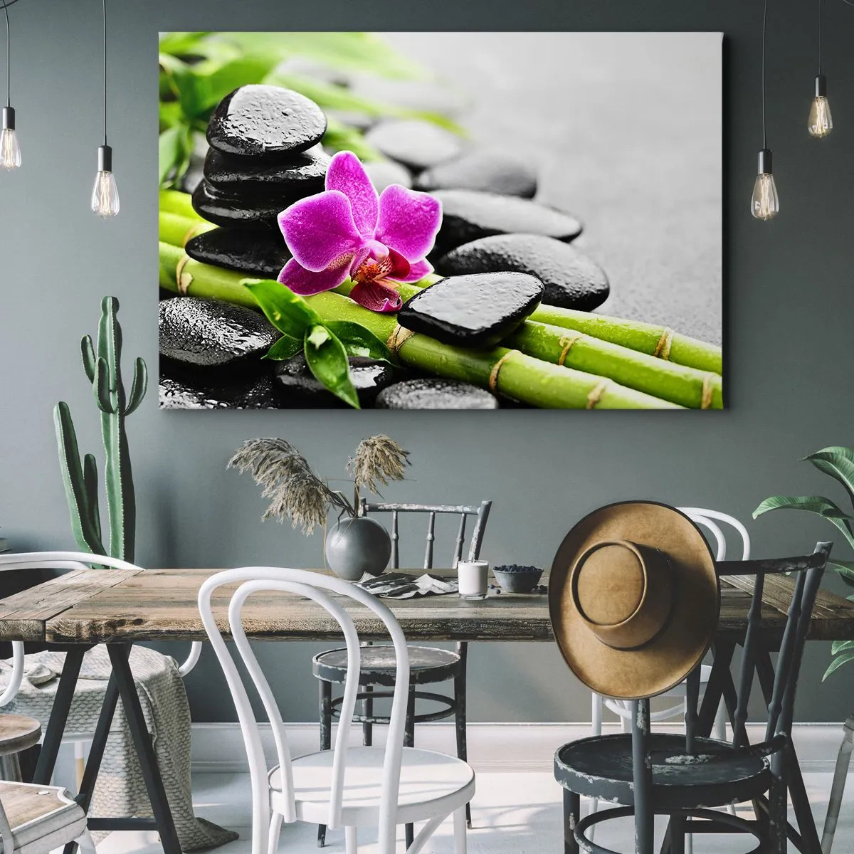Cuadro sobre lienzo - Impresión de Imagen - Orquídea morada, piedras negras y bambú en una composición tranquila. - 100x70cm - En equilibrio pacífico - Decoración de pared moderna para salón y dormitorio ARTTOR