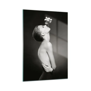 Cuadro sobre vidrio - Impresiones sobre Vidrio - Una mujer con una flor en la boca en un retrato en blanco y negro. - 50x70cm - Elegancia excéntrica - Decoración de pared moderna para salón y dormitorio ARTTOR