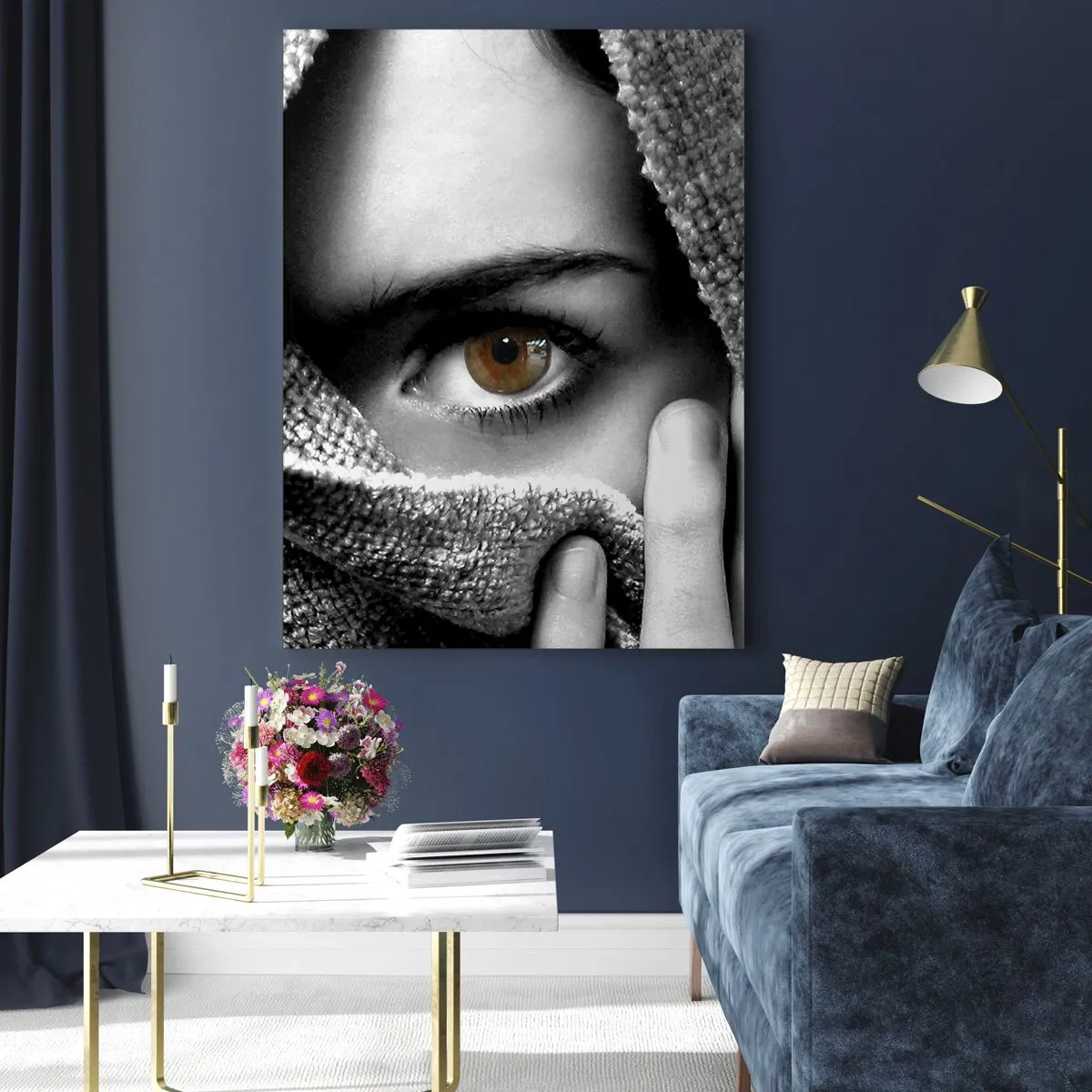 Cuadro sobre vidrio - Impresiones sobre Vidrio - Un ojo oculto tras una textura de tela monocromática. - 50x70cm - Conoce el misterio - Decoración de pared moderna para salón y dormitorio ARTTOR