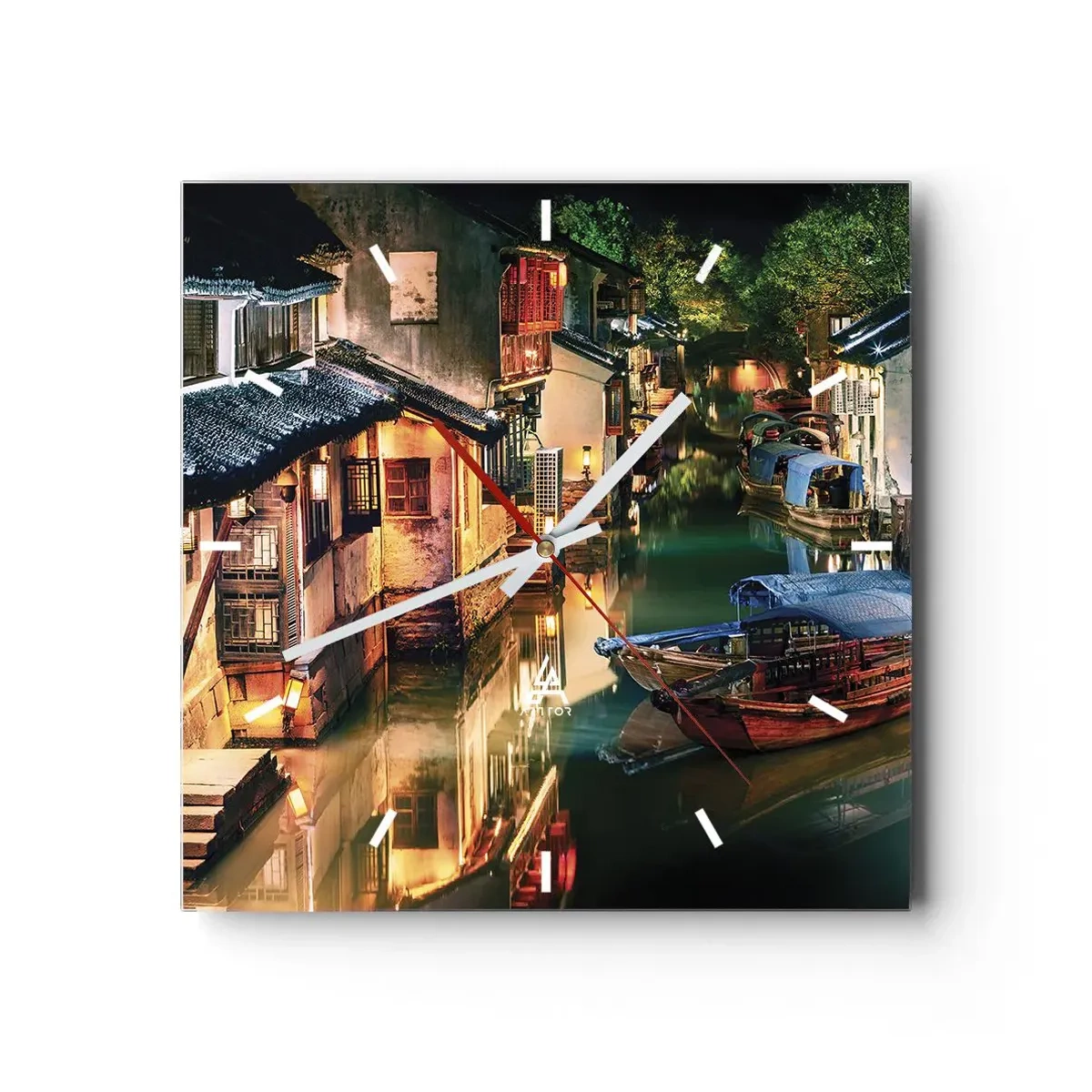 Reloj de pared - Reloj de vidrio - Vista nocturna de los canales con barcos y casas tradicionales. - 30x30cm - Noche en una calle china - Decoración de pared moderna para salón y dormitorio ARTTOR