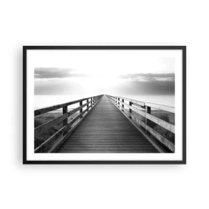 Póster en marco negro - Una imagen en blanco y negro de un embarcadero de madera que conduce hacia el horizonte. - 70x50cm - En la distancia... - Decoración de pared moderna para salón y dormitorio ARTTOR
