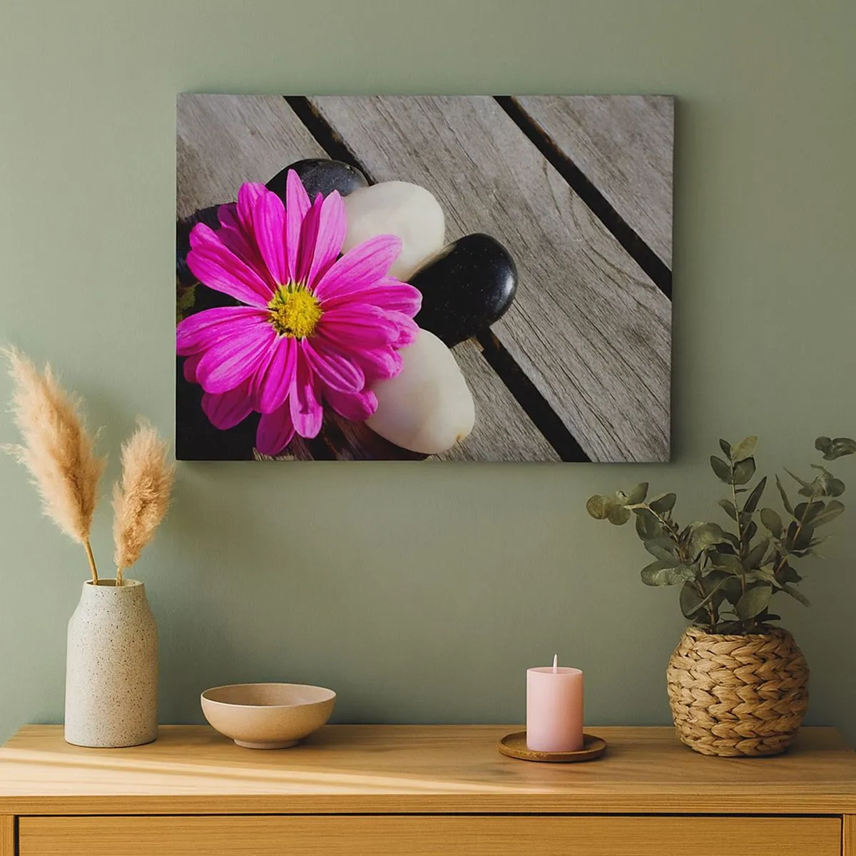 Cuadro sobre lienzo - Impresión de Imagen - Flor rosa sobre un fondo de tablas de madera con piedras. - 70x50cm - Descansando en el muelle - Decoración de pared moderna para salón y dormitorio ARTTOR