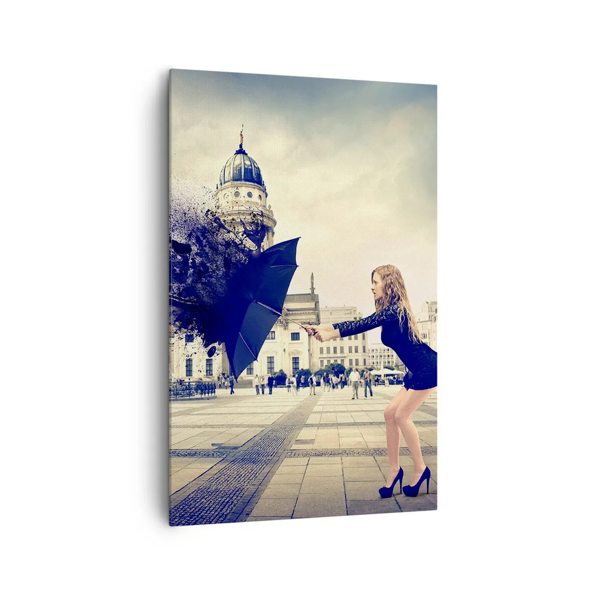 Cuadro sobre lienzo - Impresión de Imagen - Una mujer con un paraguas en una composición artística sobre un fondo urbano. - 80x120cm - Hay un viento tan... - Decoración de pared moderna para salón y dormitorio ARTTOR