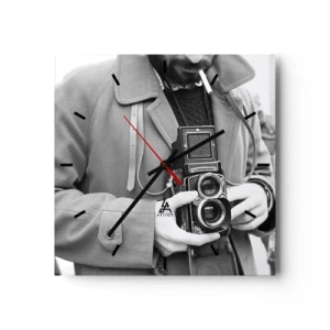 Reloj de pared - Reloj de vidrio - Fotografía en blanco y negro de un hombre con una cámara retro. - 30x30cm - En estilo retro - Decoración de pared moderna para salón y dormitorio ARTTOR