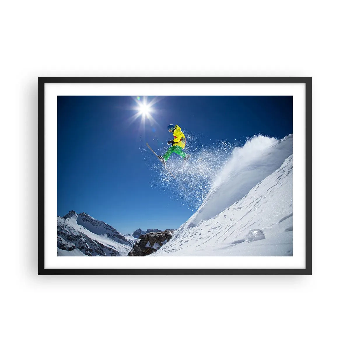 Póster en marco negro - Esquiador en el aire con montañas al fondo - 70x50cm - Bailando con las montañas - Decoración de pared moderna para salón y dormitorio ARTTOR