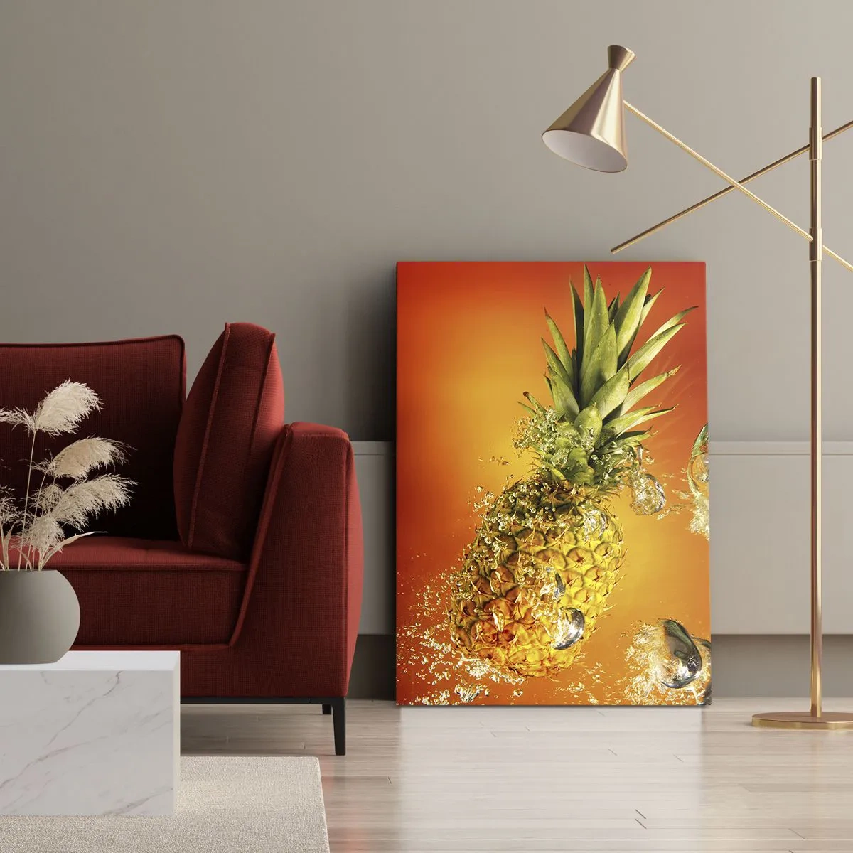 Cuadro sobre lienzo - Impresión de Imagen - Una piña sumergida en agua sobre un fondo degradado naranja. - 80x120cm - Jugosa frescura tropical - Decoración de pared moderna para salón y dormitorio ARTTOR