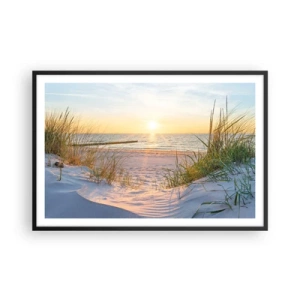 Póster en marco negro - El sonido del mar, el canto de los pájaros, una playa virgen entre las dunas... - 91x61 cm