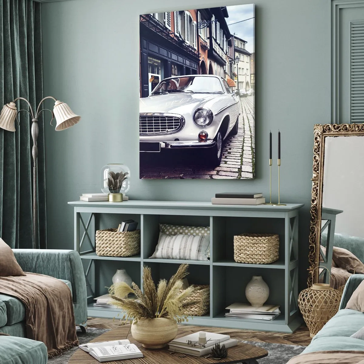 Cuadro sobre lienzo - Impresión de Imagen - Un coche blanco clásico en una calle adoquinada de la ciudad. - 50x70cm - El pasado está aquí - Decoración de pared moderna para salón y dormitorio ARTTOR