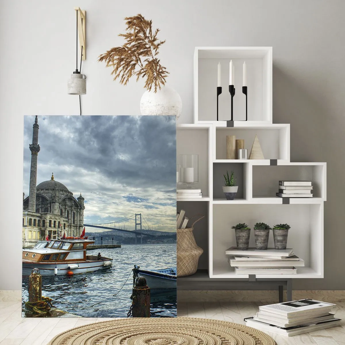 Cuadro sobre vidrio - Impresiones sobre Vidrio - Un edificio histórico sobre el agua con barcos y un puente al fondo. - 80x120cm - En el límite del mundo - Decoración de pared moderna para salón y dormitorio ARTTOR