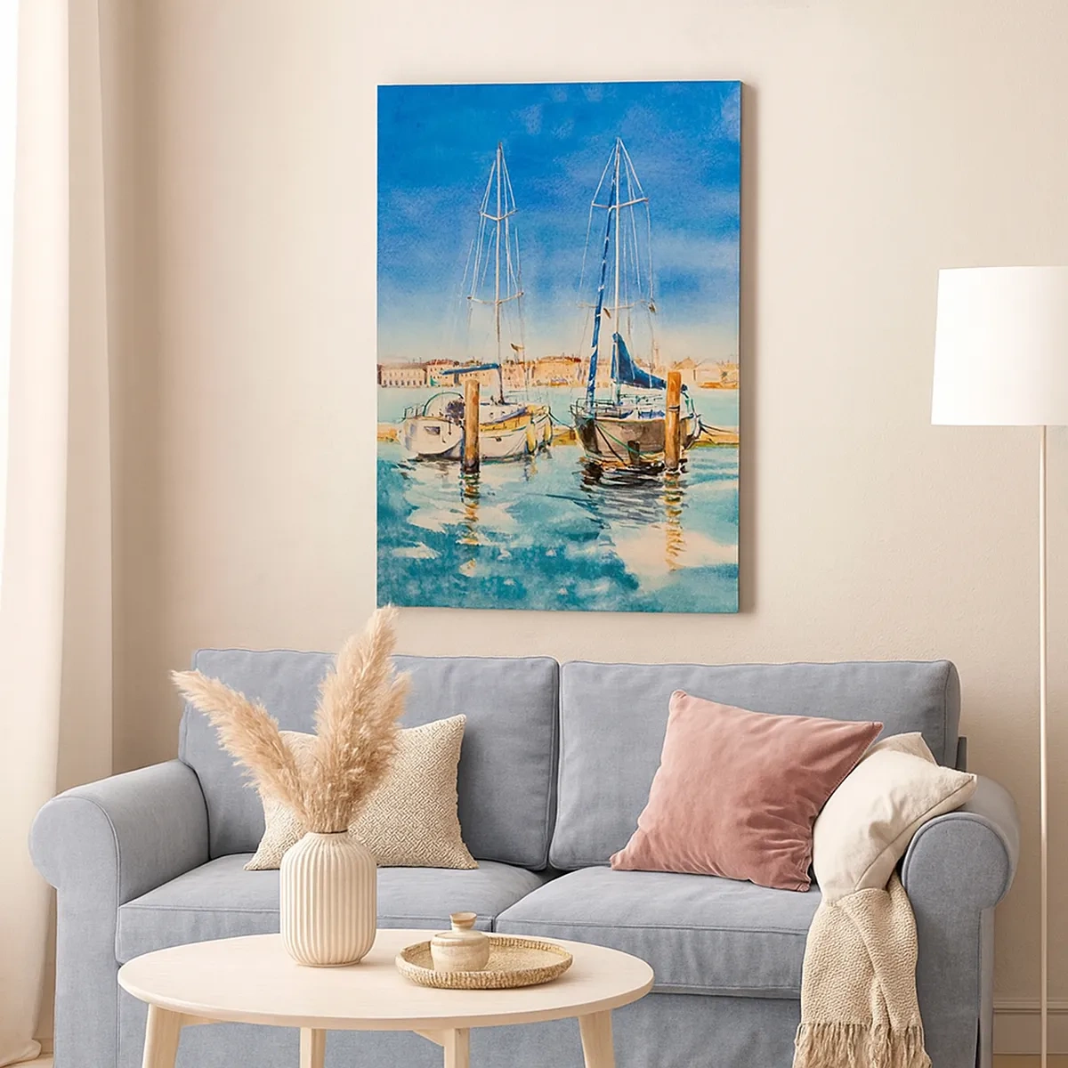 Cuadro sobre lienzo - Impresión de Imagen - Puerto deportivo con barcos con el fondo de una laguna azul - 50x70cm - Laguna soleada - Decoración de pared moderna para salón y dormitorio ARTTOR