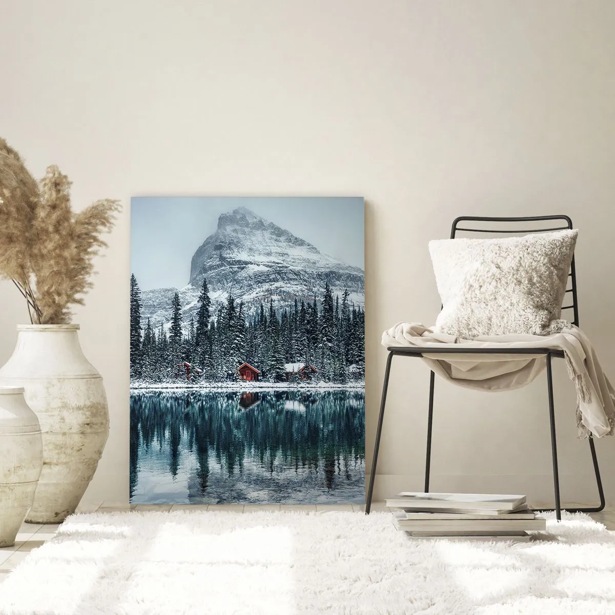 Cuadro sobre vidrio - Impresiones sobre Vidrio - Paisaje invernal con montañas, bosques y cabañas junto al lago. - 50x70cm - Retiro canadiense - Decoración de pared moderna para salón y dormitorio ARTTOR