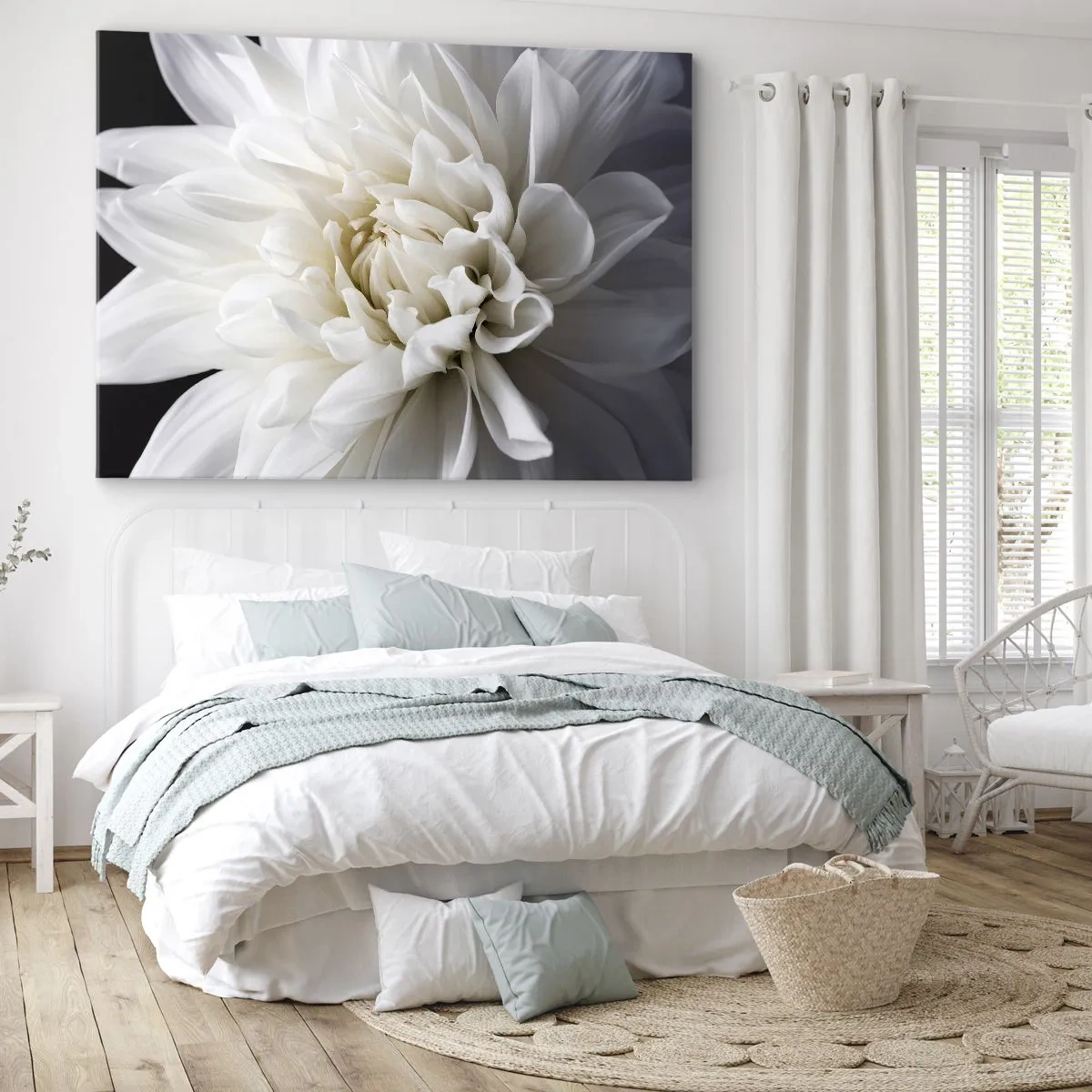 Cuadro sobre lienzo - Impresión de Imagen - Una delicada flor blanca sobre un fondo negro en una elegante composición. - 70x50cm - La novia de la mañana - Decoración de pared moderna para salón y dormitorio ARTTOR