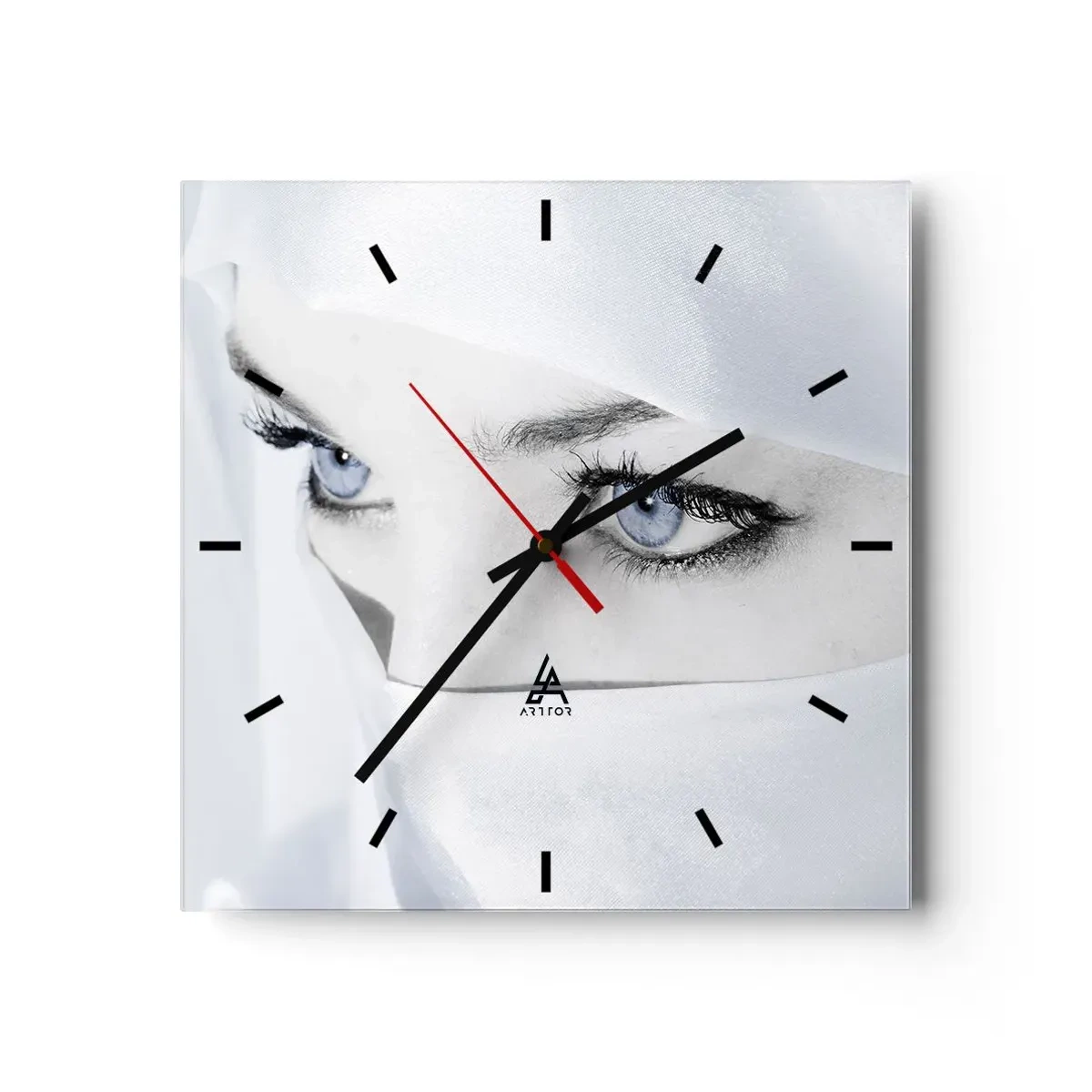 Reloj de pared - Reloj de vidrio - Retrato de una mujer con ojos azules ocultos tras un velo blanco. - 30x30cm - Directamente de las mil y una noches - Decoración de pared moderna para salón y dormitorio ARTTOR