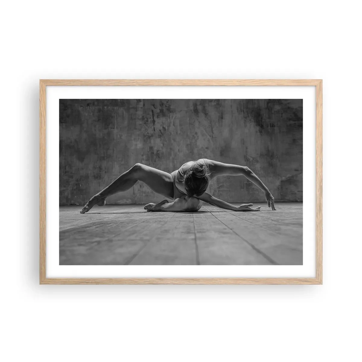 Póster en marco roble claro - Simetría encontrada - 70x50 cm