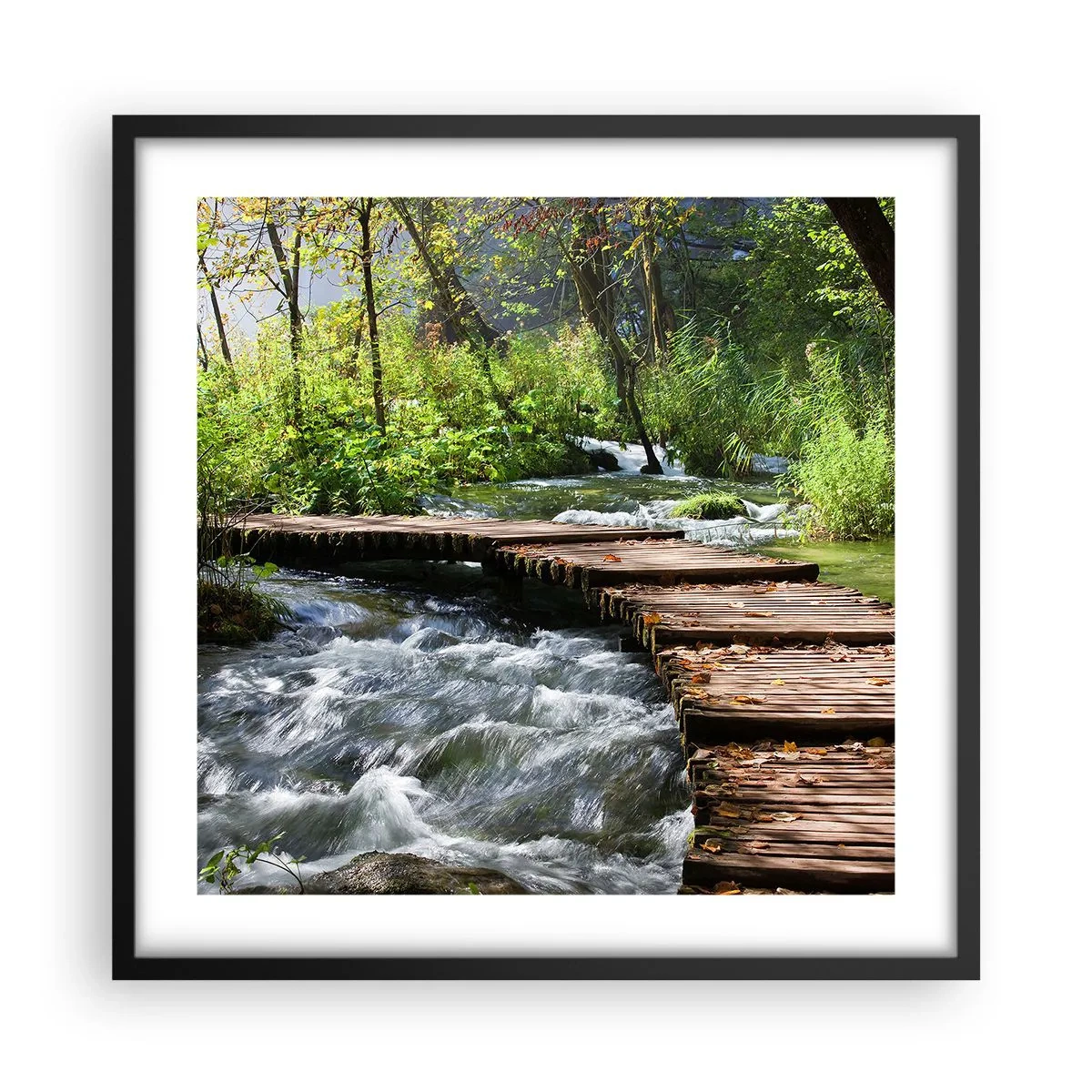 Póster en marco negro - Sobre una cascada de espuma - 50x50 cm