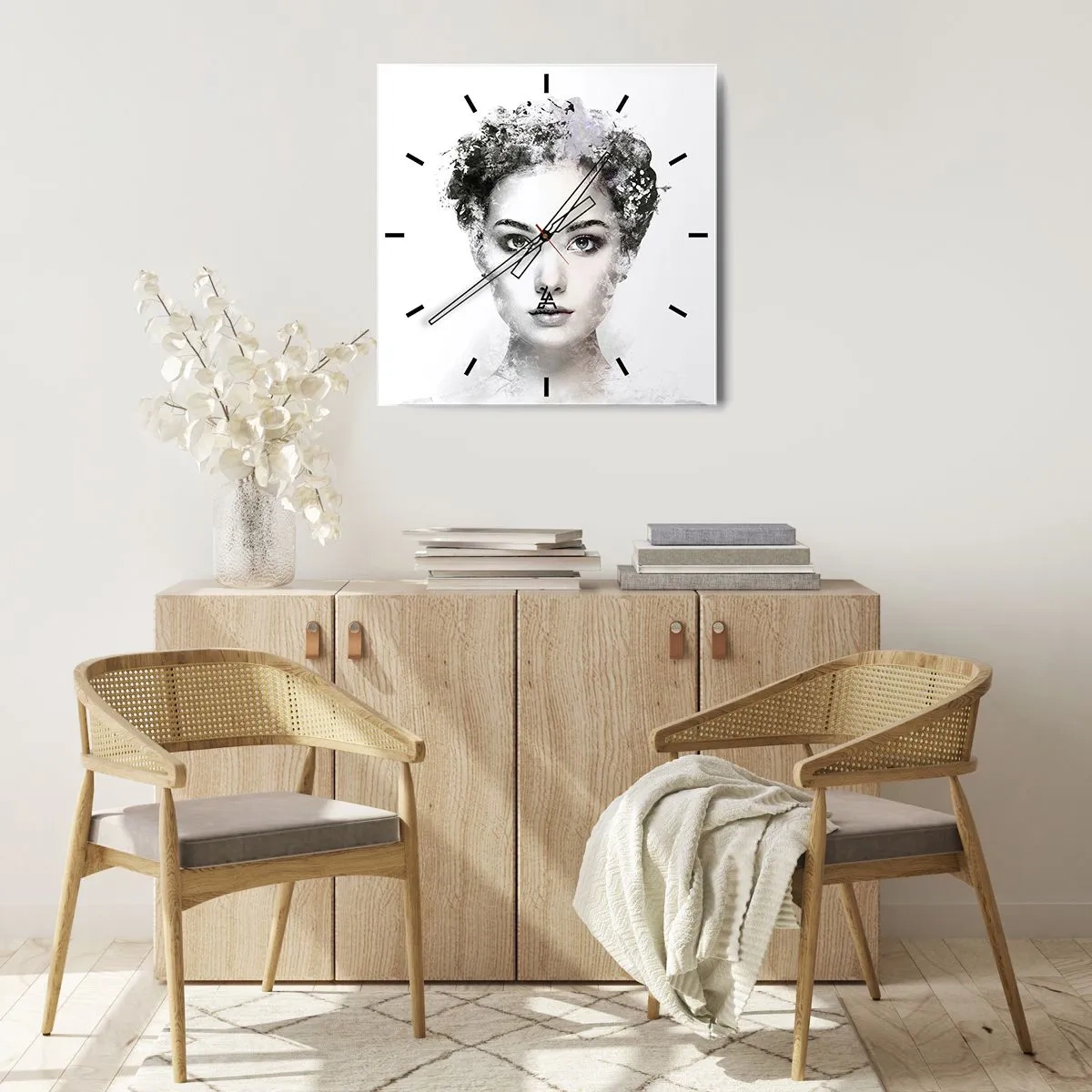Reloj de pared - Reloj de vidrio - Un retrato artístico de una mujer con delicados acentos abstractos. - 30x30cm - Un retrato extremadamente elegante - Decoración de pared moderna para salón y dormitorio ARTTOR
