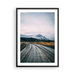 Póster en marco negro - Un camino que conduce hacia las montañas cubiertas de nieve. - 50x70cm - En el ambiente islandés - Decoración de pared moderna para salón y dormitorio ARTTOR