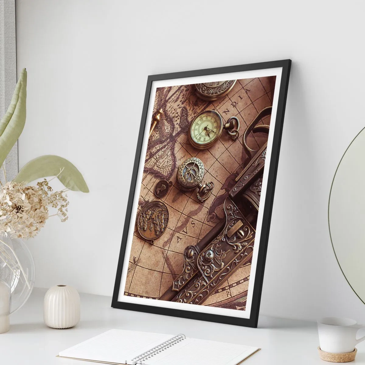 Póster en marco negro - Una brújula, un mapa y objetos antiguos que simbolizan la aventura. - 50x70cm - La aventura llama - Decoración de pared moderna para salón y dormitorio ARTTOR