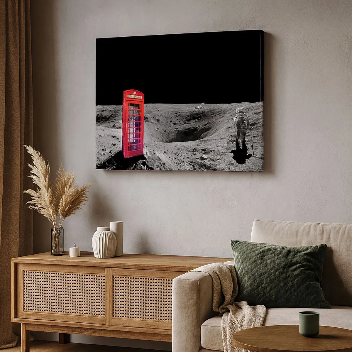 Cuadro sobre lienzo - Impresión de Imagen - Cabina telefónica roja en la luna - 70x50cm - Una broma cósmica - Decoración de pared moderna para salón y dormitorio ARTTOR