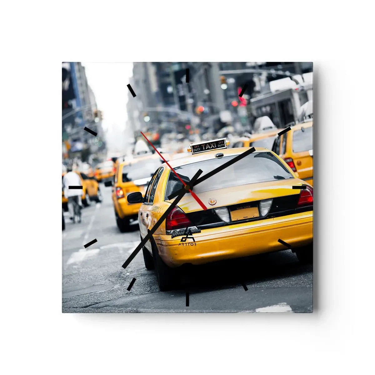 Reloj de pared - Reloj de vidrio - Taxis amarillos en una concurrida calle de la ciudad en el centro de la metrópoli. - 30x30cm - Solo en esta ciudad - Decoración de pared moderna para salón y dormitorio ARTTOR