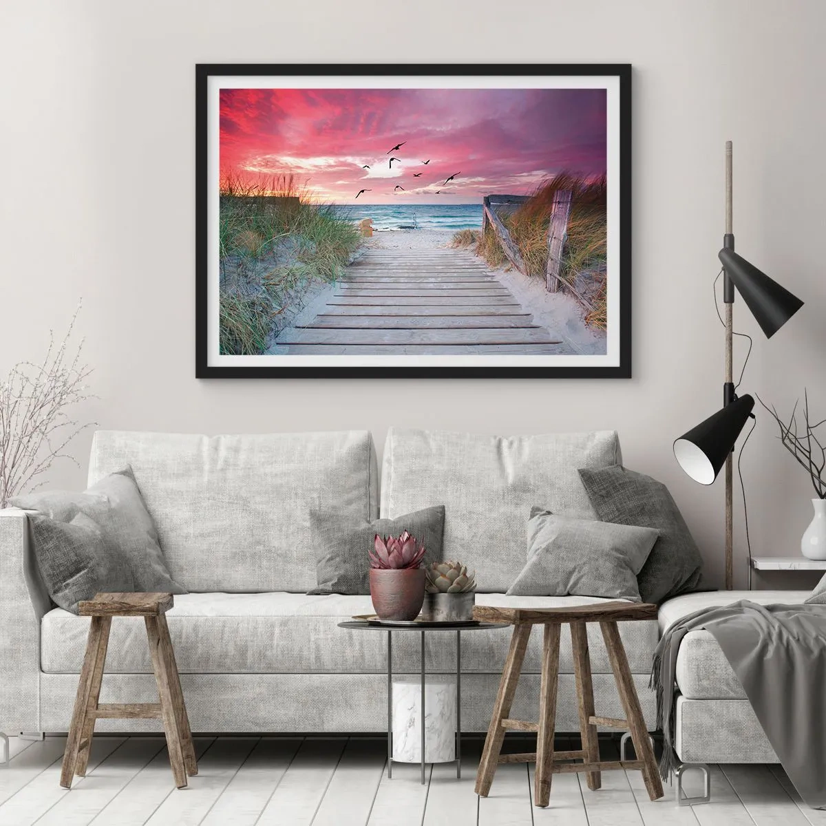 Póster en marco negro - Camino de madera en la playa al atardecer rosa - 70x50cm - Impresión del Báltico - Decoración de pared moderna para salón y dormitorio ARTTOR