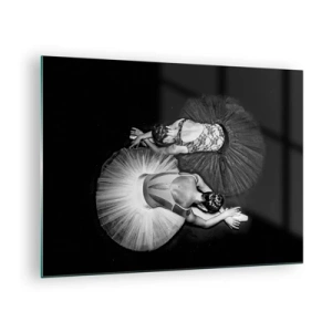 Cuadro sobre vidrio - Impresiones sobre Vidrio - Dos bailarinas en pose de descanso con tutús blancos y negros. - 70x50cm - Yin y yang: el equilibrio perfecto - Decoración de pared moderna para salón y dormitorio ARTTOR