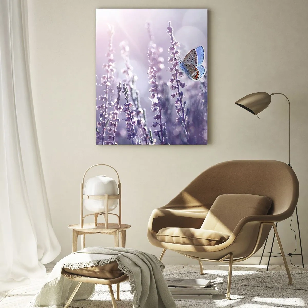 Cuadro sobre vidrio - Impresiones sobre Vidrio - Una mariposa sobre lavanda en flor a la luz de la mañana. - 70x100cm - El beso de una mariposa - Decoración de pared moderna para salón y dormitorio ARTTOR