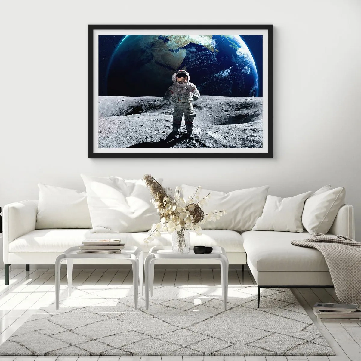Póster en marco negro - Astronauta en la superficie de la Luna con la Tierra al fondo - 100x70cm - Saludos desde la Luna - Decoración de pared moderna para salón y dormitorio ARTTOR