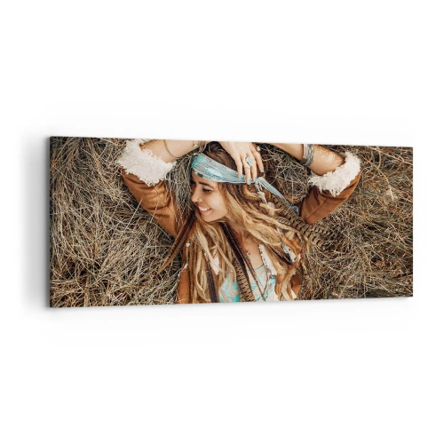 Cuadro sobre lienzo - Impresión de Imagen - Mujer de estilo boho tumbada sobre el heno - 120x50cm - El verano del amor - Decoración de pared moderna para salón y dormitorio ARTTOR