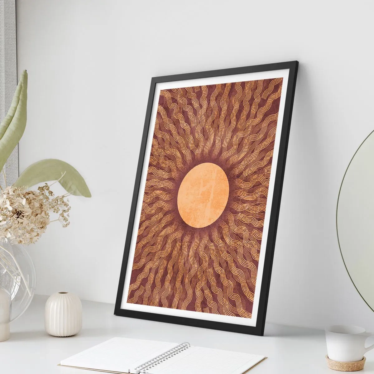 Póster en marco negro - Sol estilizado con rayos en tonos dorados y marrones. - 50x70cm - Icono del sol - Decoración de pared moderna para salón y dormitorio ARTTOR