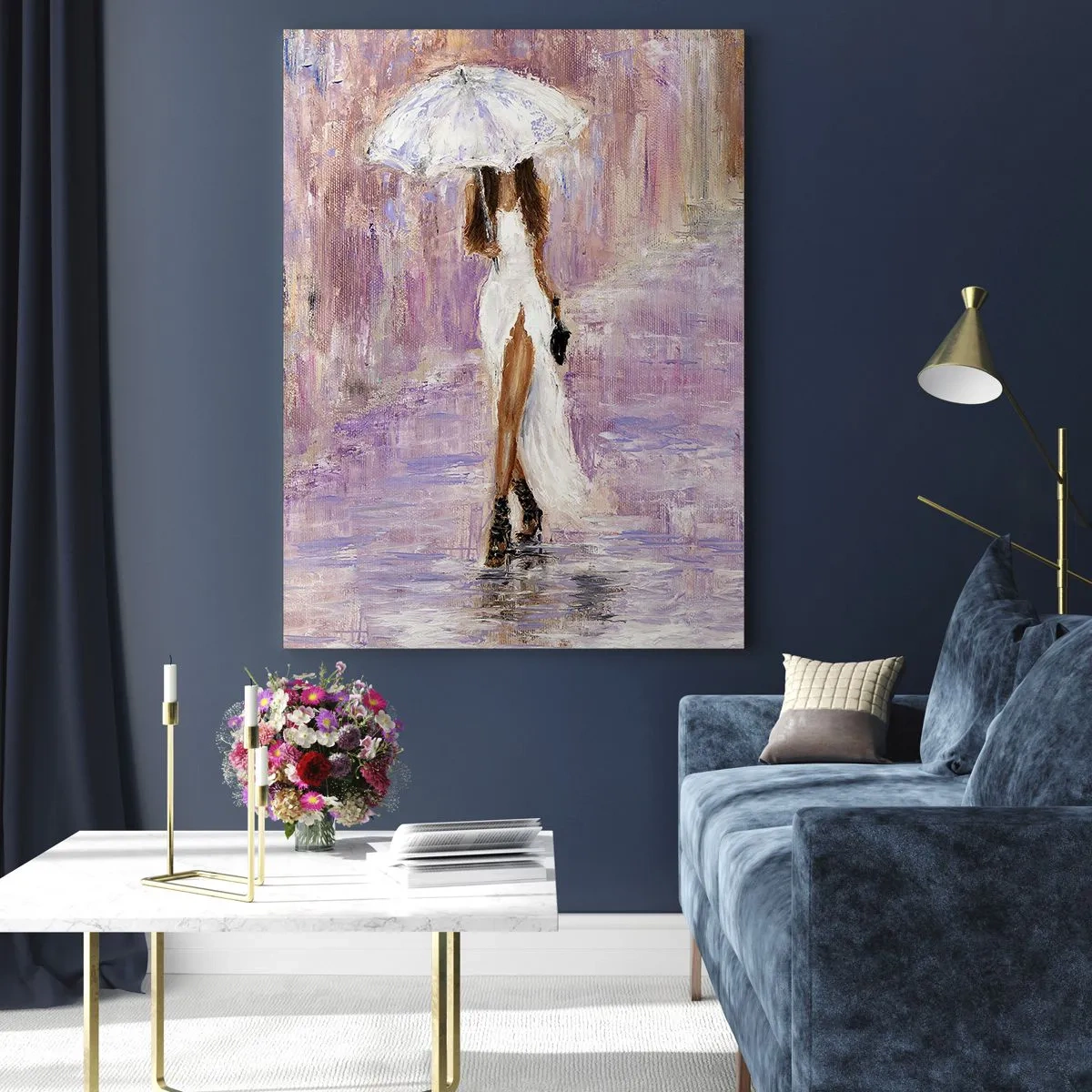 Cuadro sobre vidrio - Impresiones sobre Vidrio - Una mujer con paraguas caminando bajo la lluvia en tonos lilas - 70x100cm - En la lluvia de lilas - Decoración de pared moderna para salón y dormitorio ARTTOR