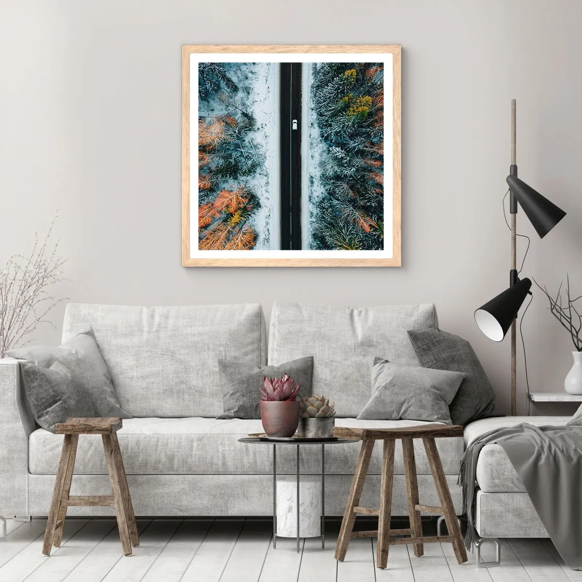 Póster en marco roble claro - Atravesar el bosque en invierno - 40x40 cm