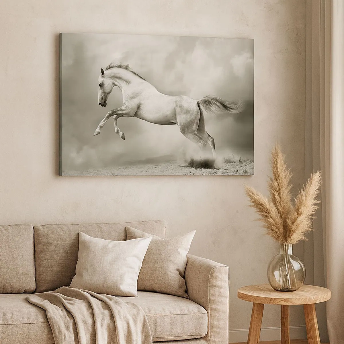 Cuadro sobre lienzo - Impresión de Imagen - Un caballo blanco en un salto dinámico sobre un fondo de nubes brumosas. - 70x50cm - Entre la realidad y el sueño - Decoración de pared moderna para salón y dormitorio ARTTOR