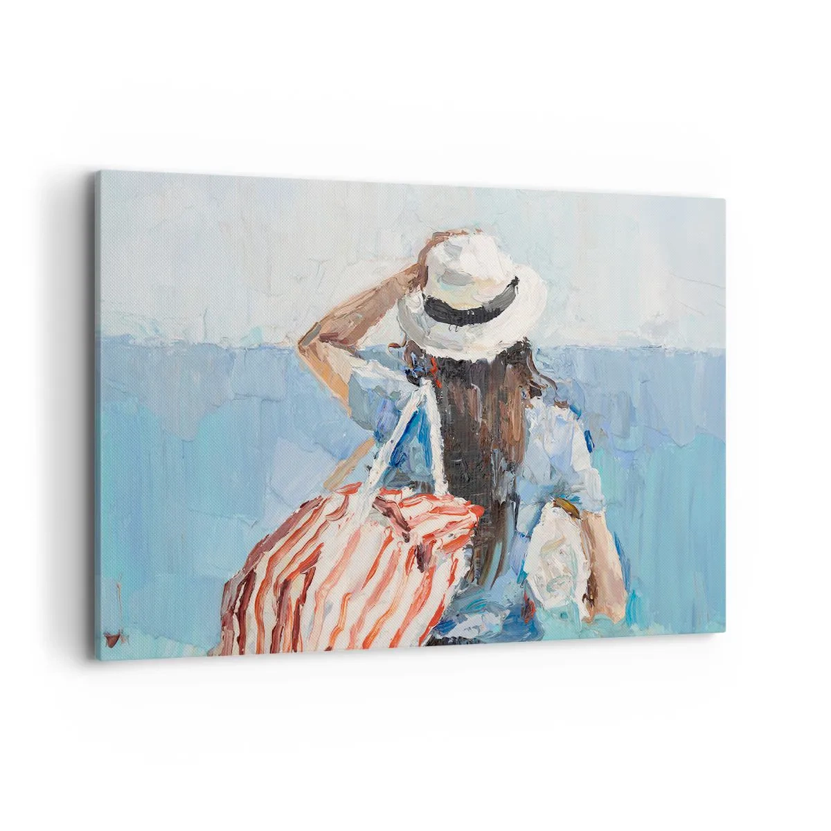 Cuadro sobre lienzo - Impresión de Imagen - Una mujer con sombrero frente al mar azul. - 120x80cm - Bienvenida a tus vacaciones - Decoración de pared moderna para salón y dormitorio ARTTOR