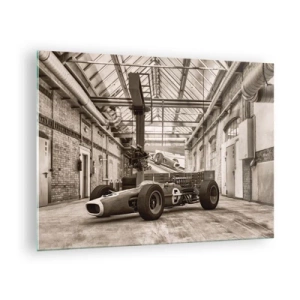 Cuadro sobre vidrio - Impresiones sobre Vidrio - Un coche de carreras clásico en una nave industrial. - 70x50cm - El descanso del vencedor - Decoración de pared moderna para salón y dormitorio ARTTOR