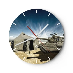 Reloj de pared - Reloj de vidrio - Un tanque y una tienda de campaña contra un cielo azul. - 30x30cm - Campaña militar - Decoración de pared moderna para salón, cocina y dormitorio ARTTOR