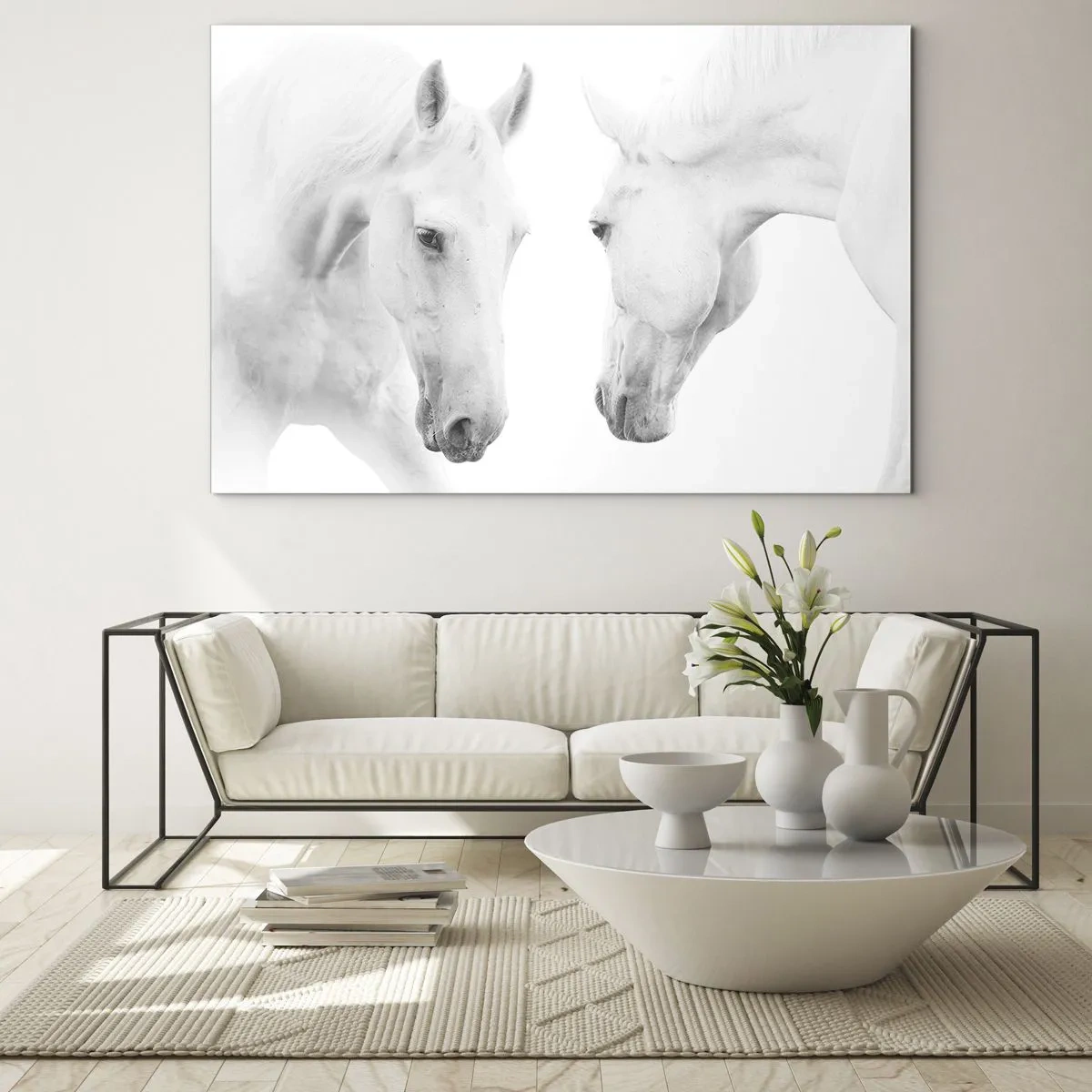 Cuadro sobre vidrio - Impresiones sobre Vidrio - Dos caballos blancos uno frente al otro sobre un fondo claro. - 70x50cm - ¿Es esto realmente la amistad...? - Decoración de pared moderna para salón y dormitorio ARTTOR