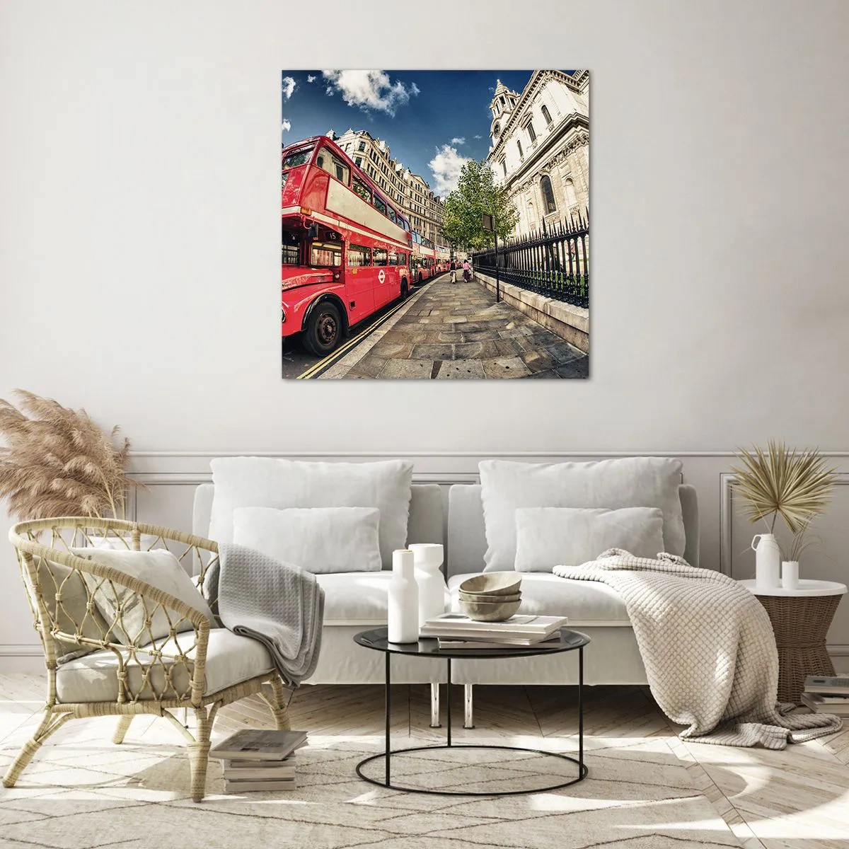 Cuadro sobre vidrio - Impresiones sobre Vidrio - Una calle de Londres en gris y rojo - 70x70 cm