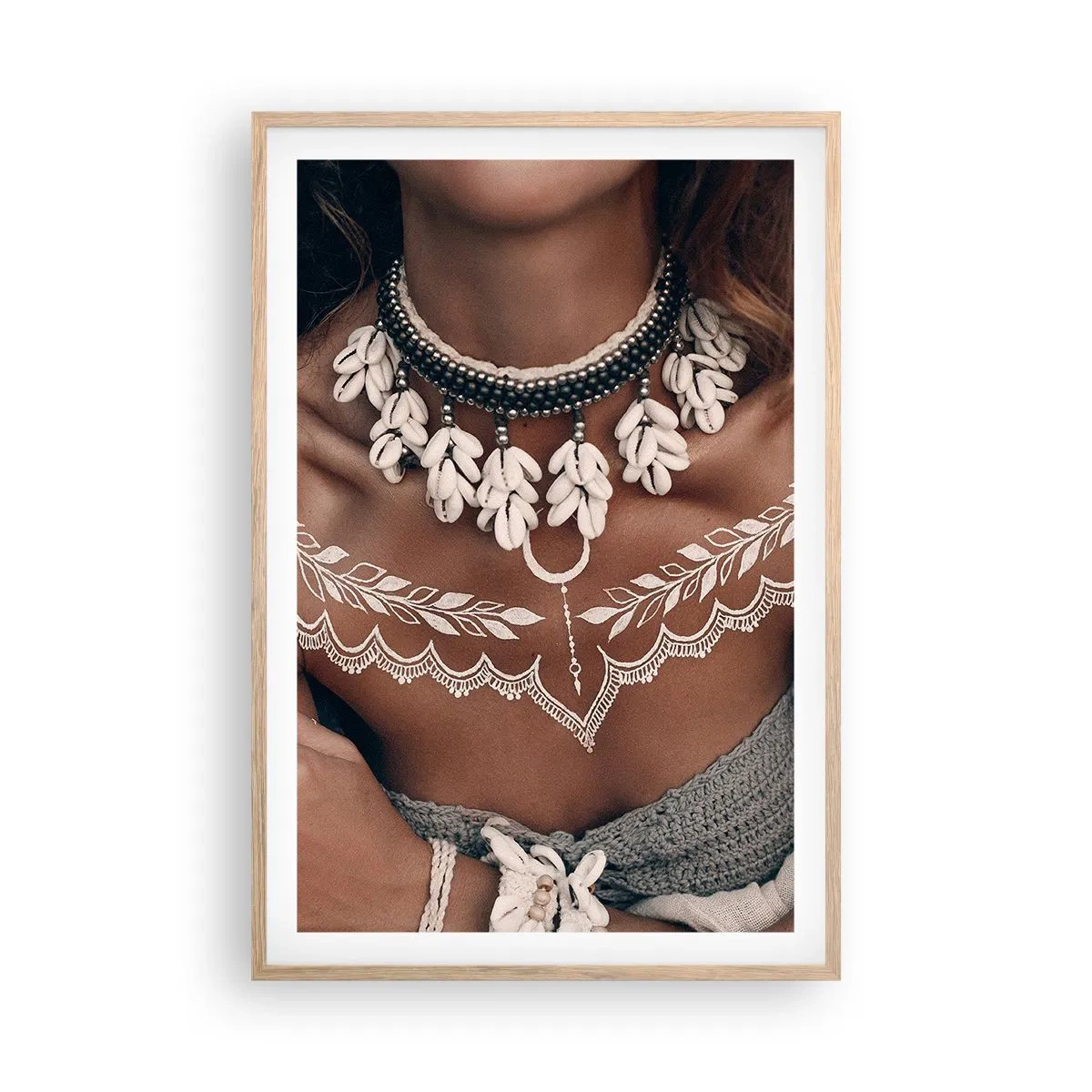 Póster en marco roble claro - Talismanes, rituales de feminidad - 61x91 cm