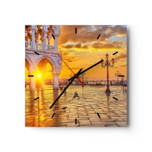 Reloj de pared - Reloj de vidrio - Atardecer dorado en la plaza de la ciudad con arcadas y farolas - 30x30cm - ¿Dónde están todos? - Decoración de pared moderna para salón y dormitorio ARTTOR
