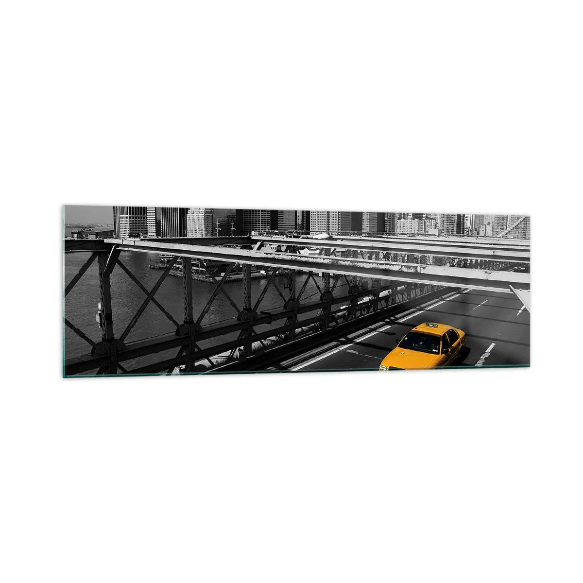 Cuadro sobre vidrio - Impresiones sobre Vidrio - Taxi amarillo en un puente con vistas al horizonte de Nueva York - 160x50cm - El color de la gran ciudad - Decoración de pared moderna para salón y dormitorio ARTTOR