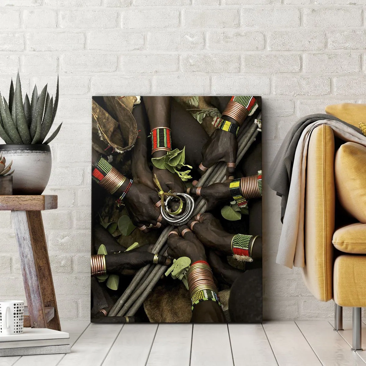 Cuadro sobre lienzo - Impresión de Imagen - Pulseras de mano tradicionales en un grupo de manos. - 50x70cm - Estamos juntos - Decoración de pared moderna para salón y dormitorio ARTTOR