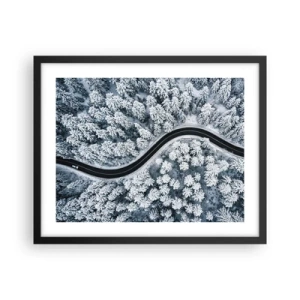 Póster en marco negro - A través de un bosque invernal - 50x40 cm