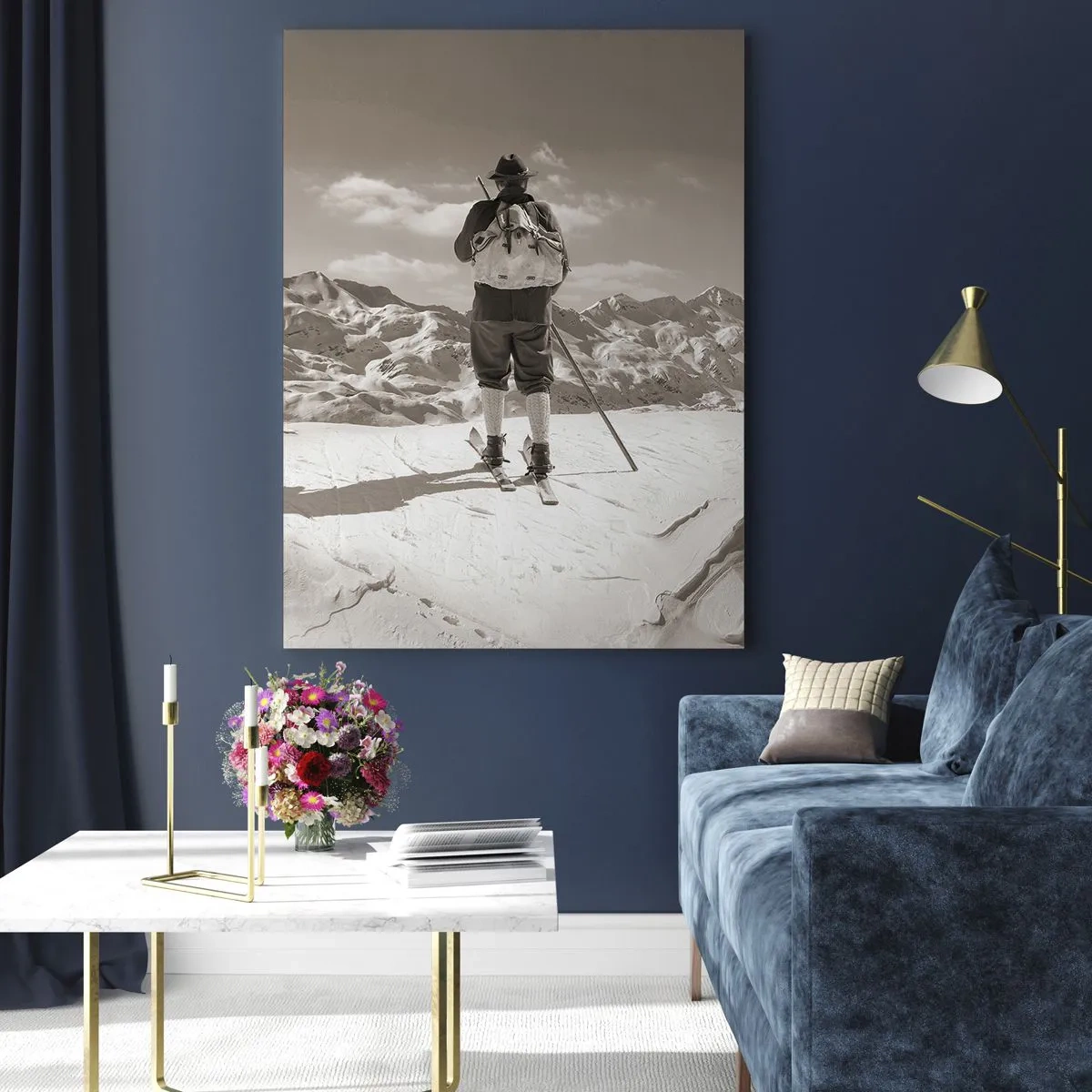 Cuadro sobre vidrio - Impresiones sobre Vidrio - Un esquiador en la cima de una montaña en blanco y negro. - 80x120cm - El techo del mundo - Decoración de pared moderna para salón y dormitorio ARTTOR