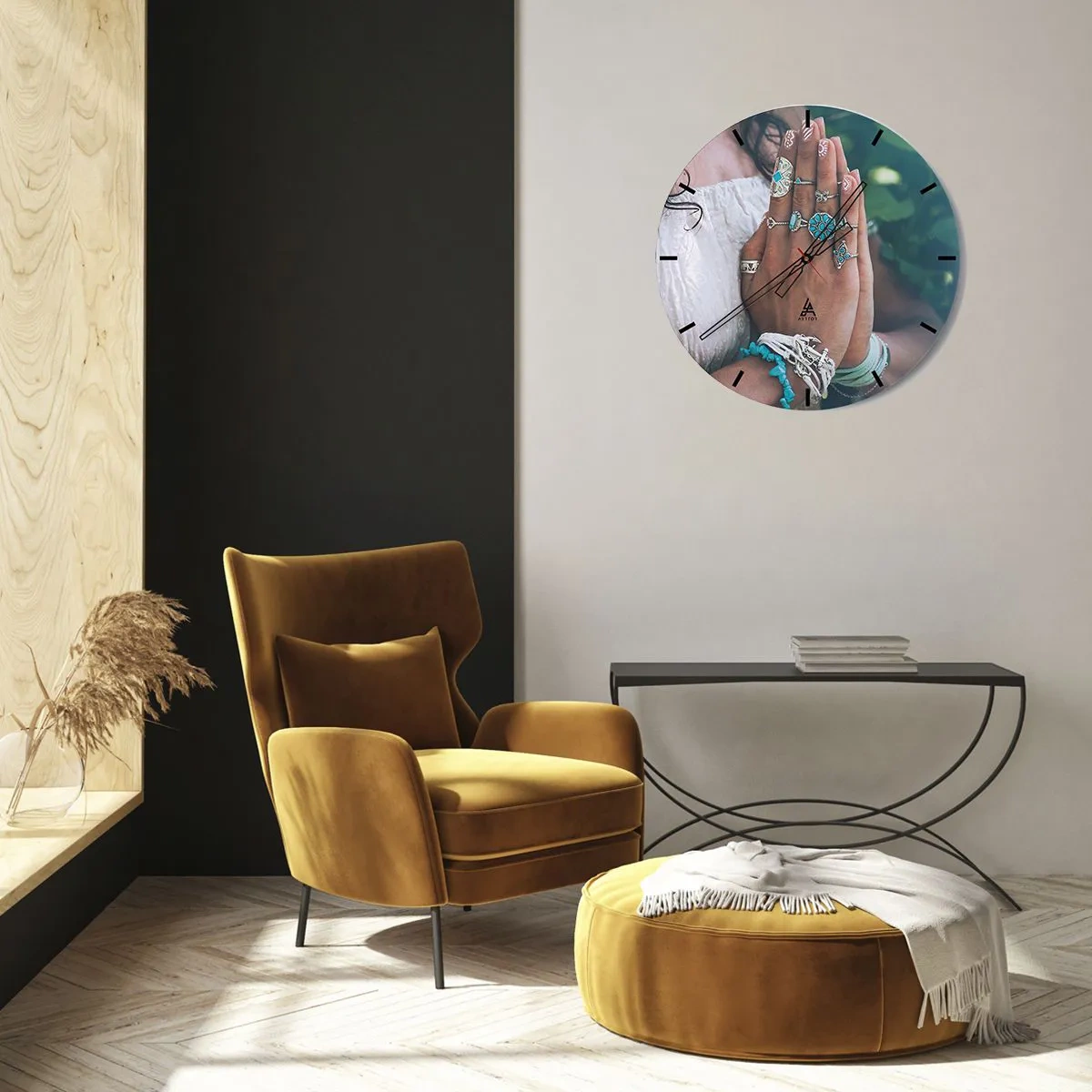 Reloj de pared - Reloj de vidrio - Manos con joyas boho sobre un fondo natural. - 30x30cm - Conocimiento interior - Decoración de pared moderna para salón, cocina y dormitorio ARTTOR