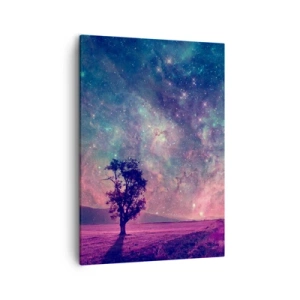 Cuadro sobre lienzo - Impresión de Imagen - Un árbol contra un cielo estrellado en colores púrpura y azul. - 50x70cm - Bajo un cielo mágico - Decoración de pared moderna para salón y dormitorio ARTTOR